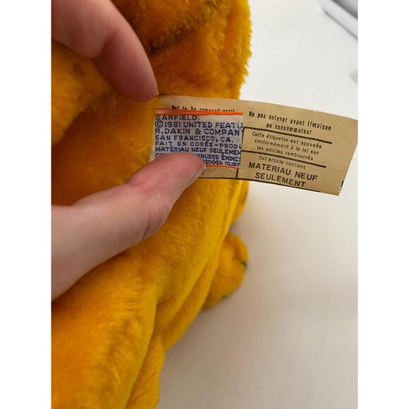 Rare 1981 Large Sitting Garfield Plush: Vintage Cartoon Cat Collectible - Picture 8 of 9